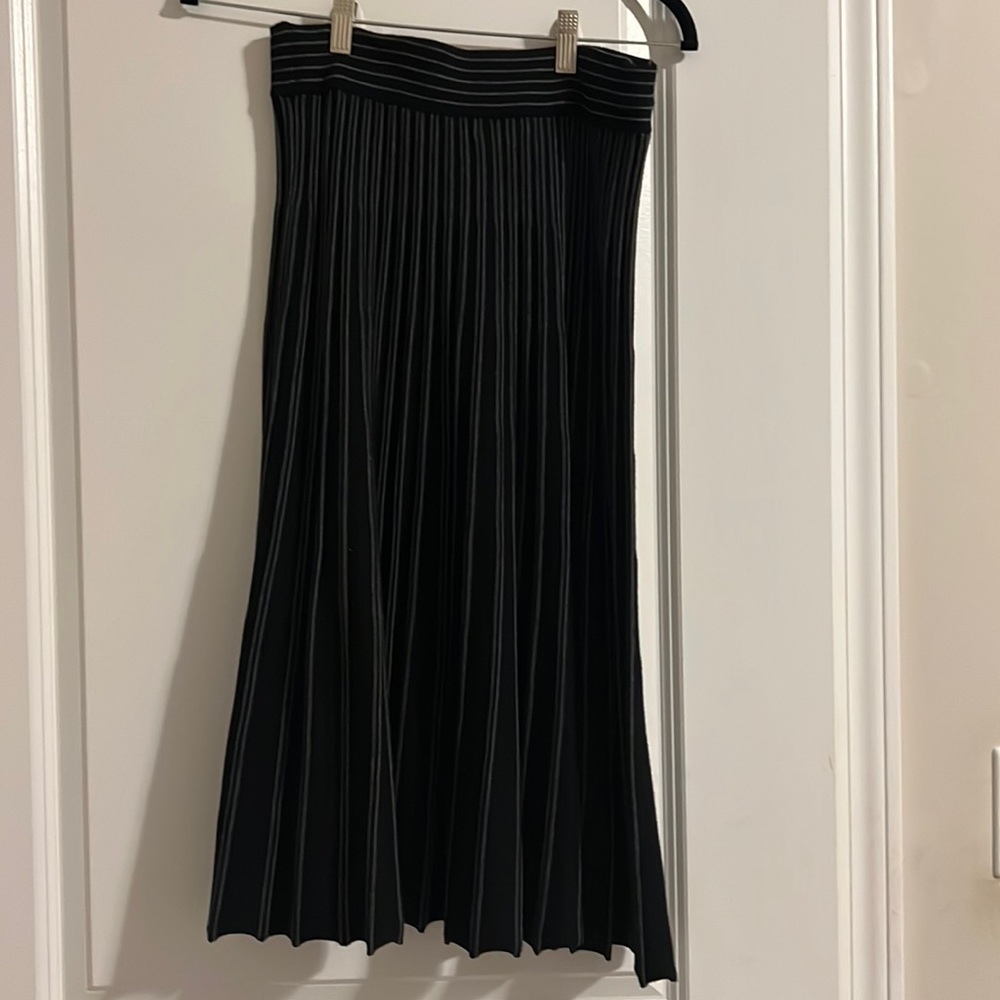 Thicker knit skirt